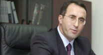 Description : Lirohet përkohësisht nga burgu i Hagës Ramush Haradinaj